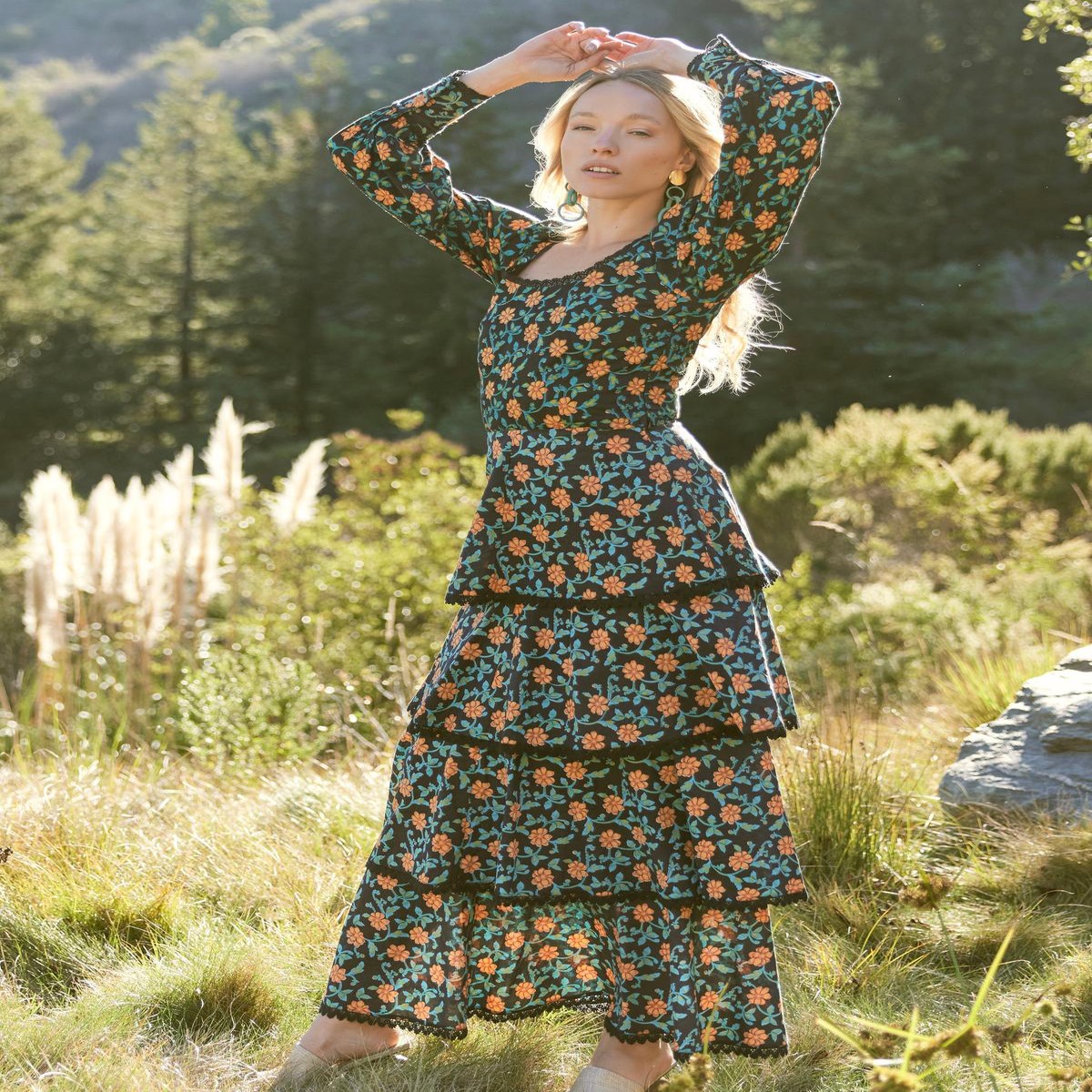 Victoria Embroidered Top - Faded BlackBright Clementine Moss Floral