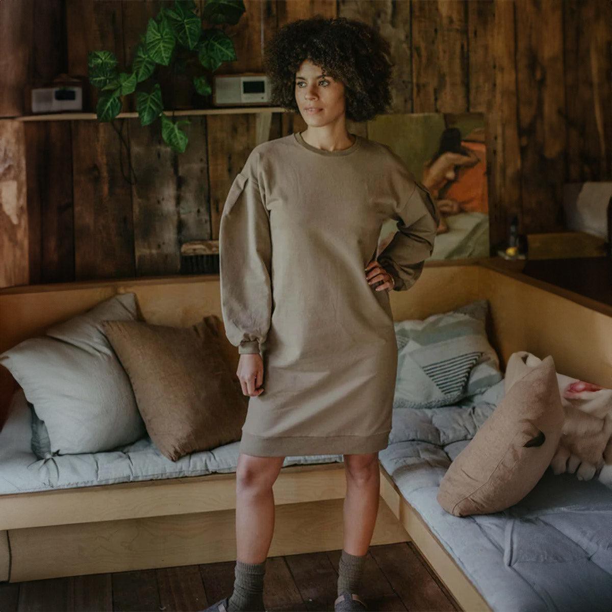 The Womens Oversized Sweater Dress - Walnut
