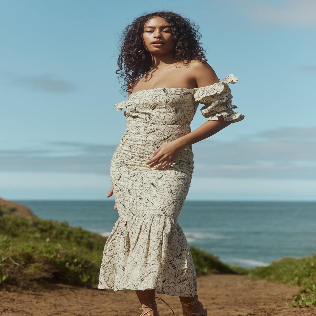 Maggie Embroidered Puff Sleeve Dress – SandMoonless Night Floral Outline Embroidery